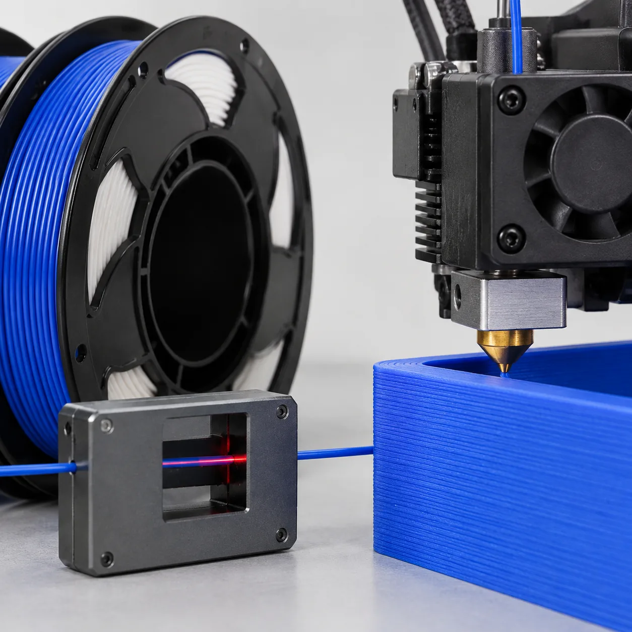 Yiqiu3D High-Speed Basic PLA Filament 1.75mm 1kg Solid Color White Red Blue — Product Images